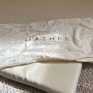 Gathre padded mini mat in blanc/ivory
